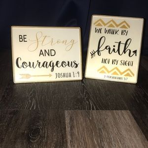Cute and positive word decorations.